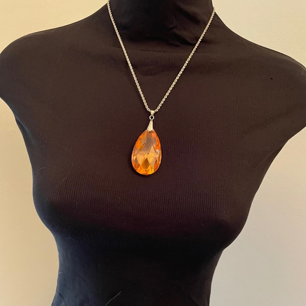 Orange Crystal Teardrop Pendant Necklace Silver Tone Rope Chain‎ 22 Inch